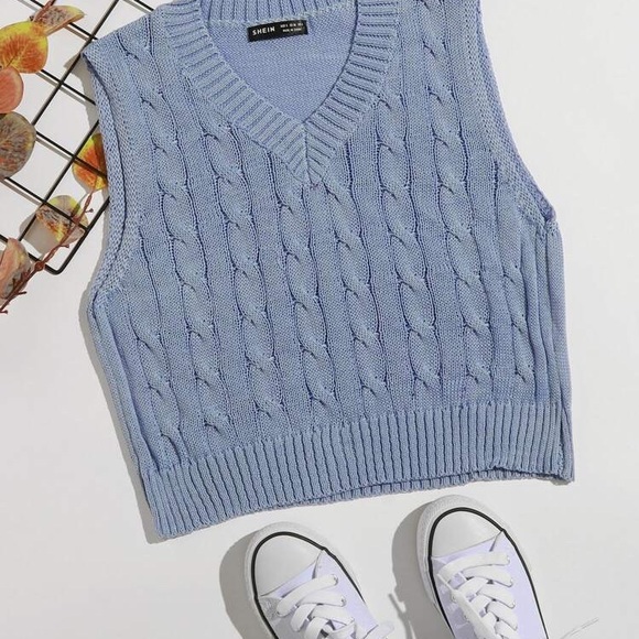Cable Knit Cropped Sweater Vest - Picture 5 of 9